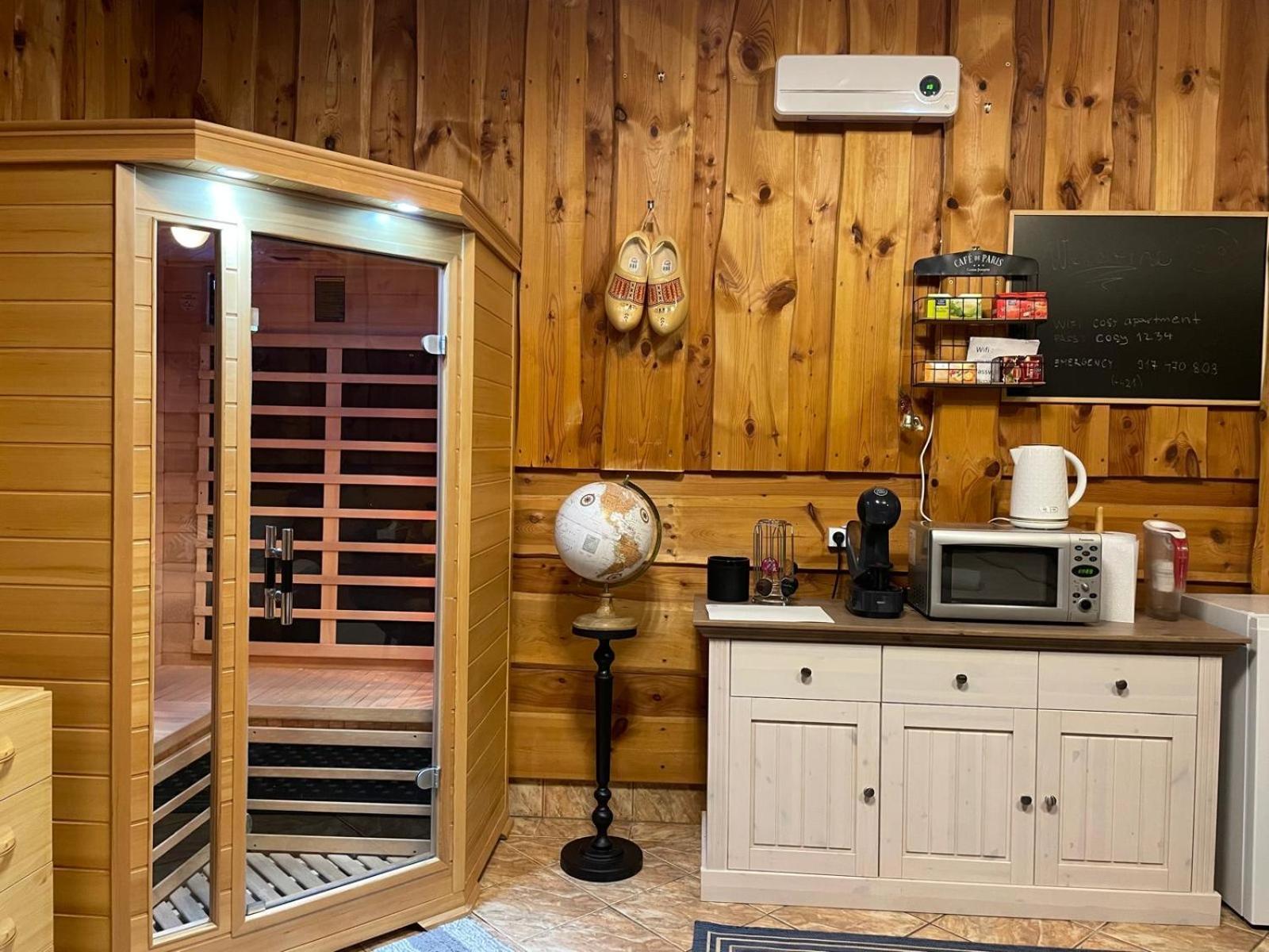 Cosy Apartment In Family Compound Turany 外观 照片